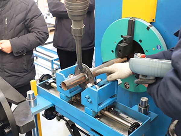 法兰管道焊接工作站 法兰管道焊接工作站